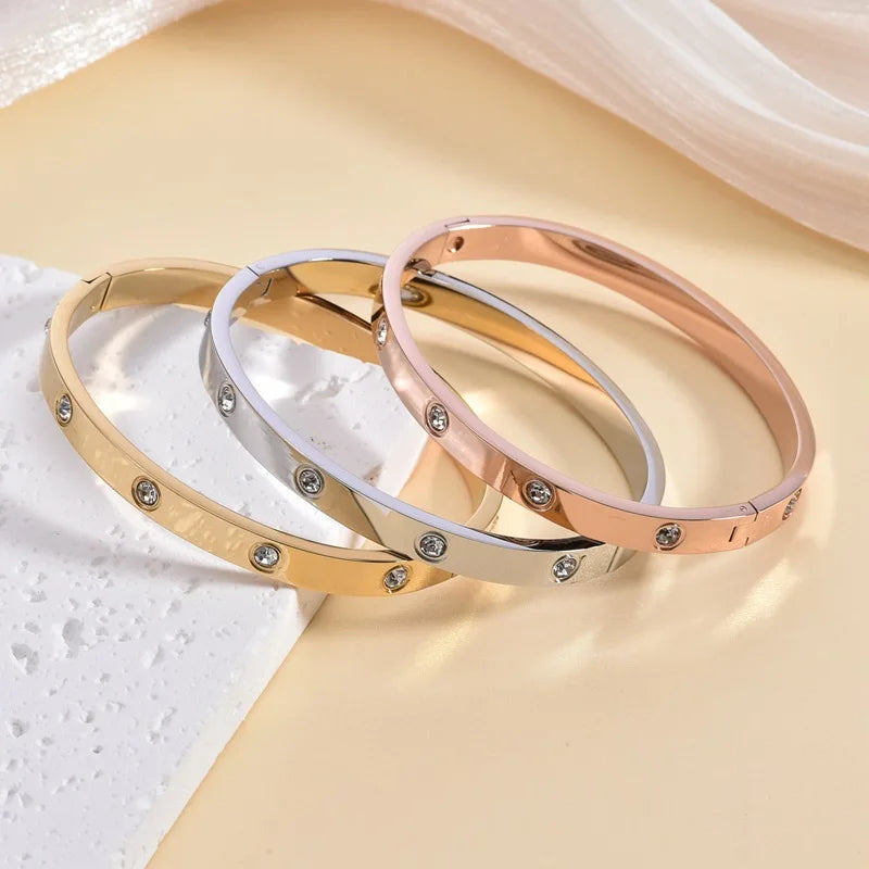 Stainless steel cross pattern bracelet