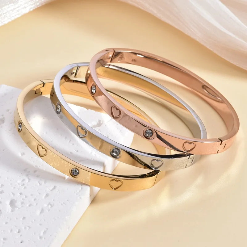 Stainless steel cross pattern bracelet
